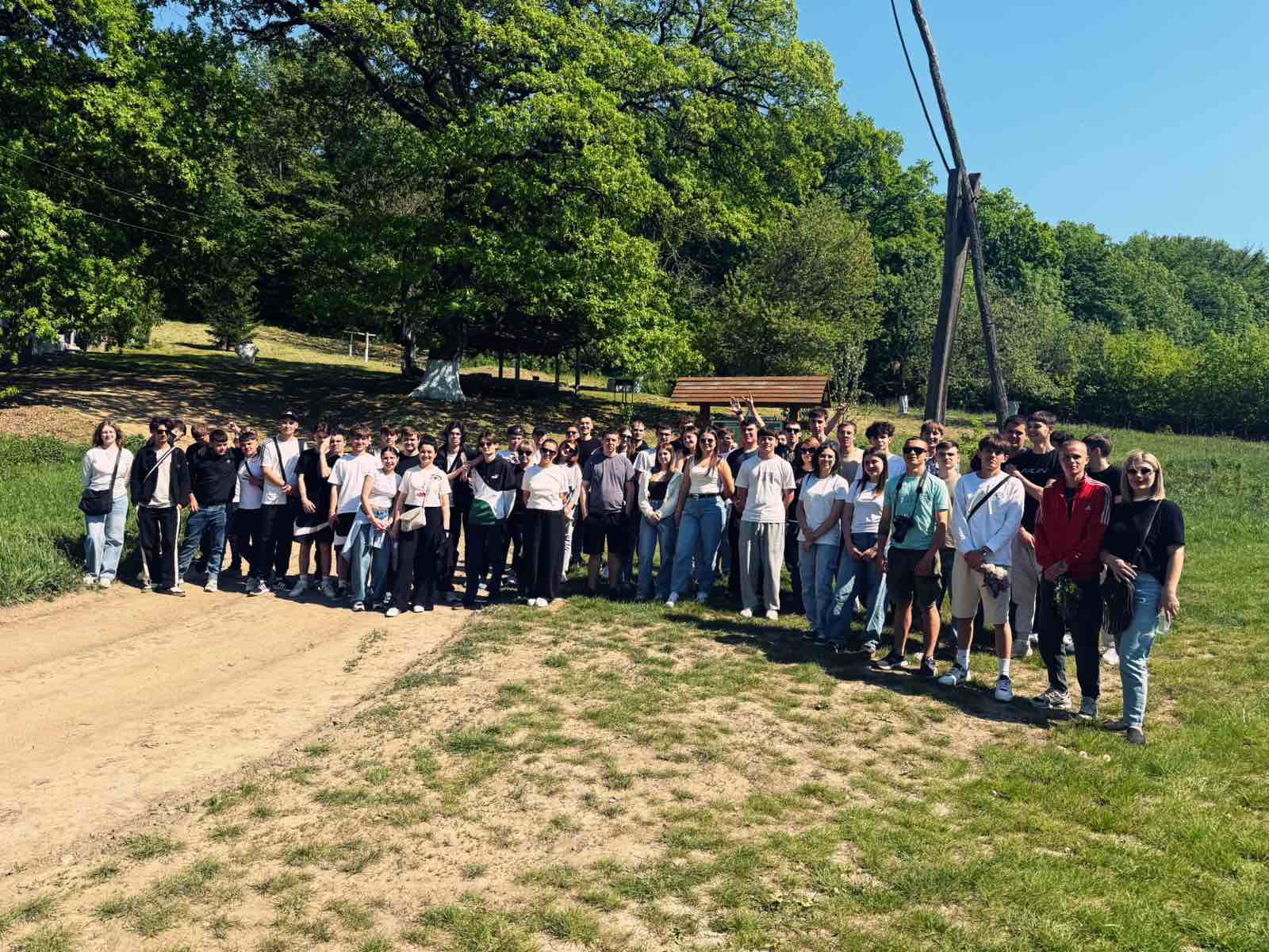O excursie cu elevii Colegiului Politehnic din Bălți la două obiective turistice: „Vinăria Cojușna” și Rezervația naturală ,,Codri”